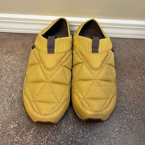 Teva unisex slippers